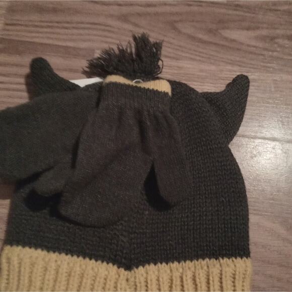 Boy's carter's NWT Hat & Mittens - Picture 11 of 11